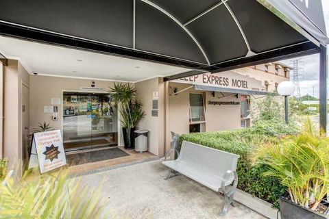 Arena Hotel - Goulburn Accommodation 1