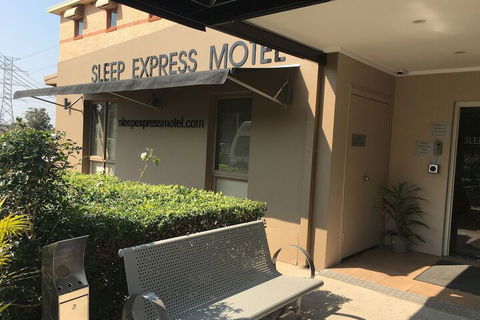 Arena Hotel - Goulburn Accommodation 2