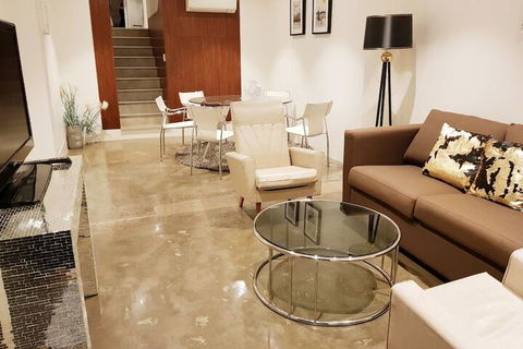 Darling Harbour Modern 2 Bedroom Terrace - Goulburn Accommodation 6