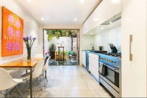 Darling Harbour Modern 2 Bedroom Terrace - Goulburn Accommodation 4