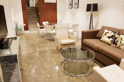 Darling Harbour Modern 2 Bedroom Terrace - Goulburn Accommodation 0
