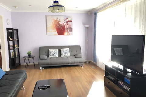 Canberra Entire House 3 Bedroom - Goulburn Accommodation 5