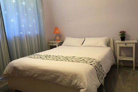 Canberra Entire House 3 Bedroom - Goulburn Accommodation 2