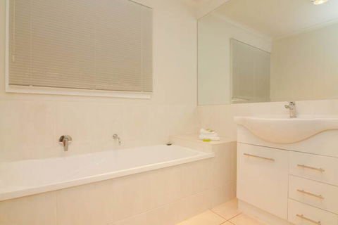 Alrima Lodge Bright - Goulburn Accommodation 3