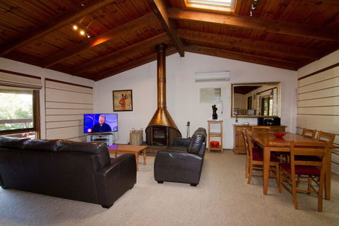 Alrima Lodge Bright - Goulburn Accommodation 4