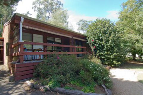 Alrima Lodge Bright - Goulburn Accommodation 0