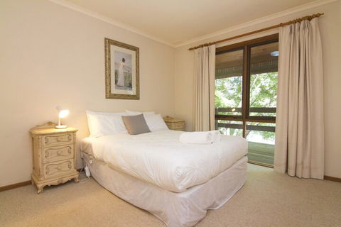 Alrima Lodge Bright - Goulburn Accommodation 1