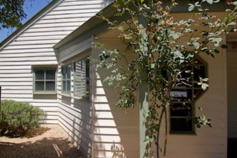 Atticus Cottage - Goulburn Accommodation 0