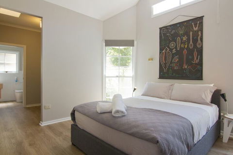 Atticus Cottage - Goulburn Accommodation 4