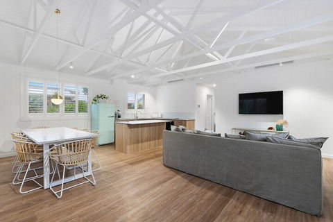 A PERFECT STAY Sunset Beach Summer Breeze - Goulburn Accommodation 5