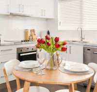 Understated Elegance Affordable Luxury - Goulburn Accommodation