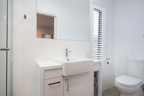 Albury Yalandra Apartment 3 - Goulburn Accommodation 2