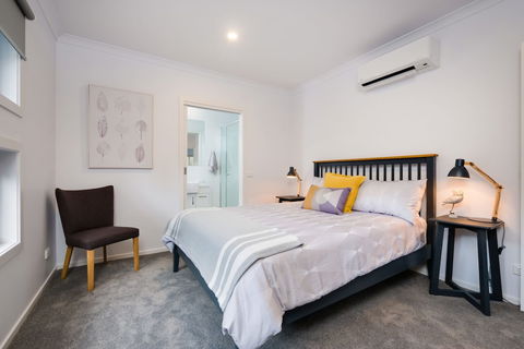 Albury Yalandra Apartment 3 - Goulburn Accommodation 1