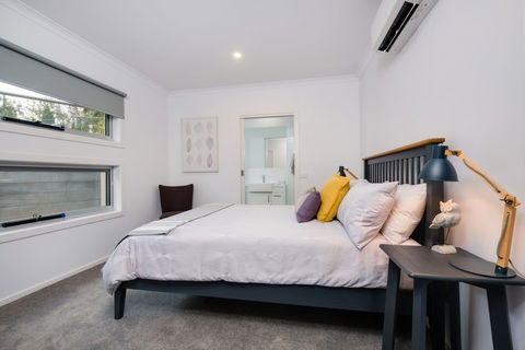 Albury Yalandra Apartment 5 - Goulburn Accommodation 4