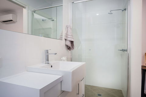 Albury Yalandra Apartment 2 - Goulburn Accommodation 3