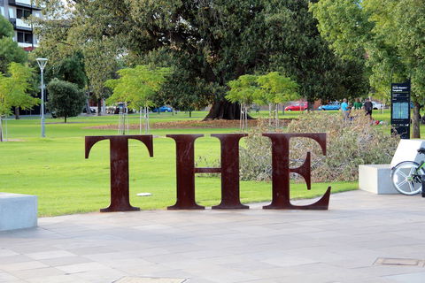 Adelaide Central Apartment - 3BR, 2Bath & Carpark - Goulburn Accommodation 0