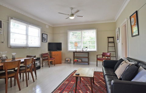 SEA Whispers Inlet Side - Goulburn Accommodation 2