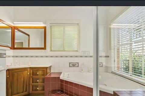 Angaston House - Goulburn Accommodation 1