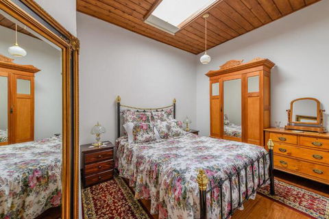Sargeants & Armoury Cottages 1823 - Goulburn Accommodation 7