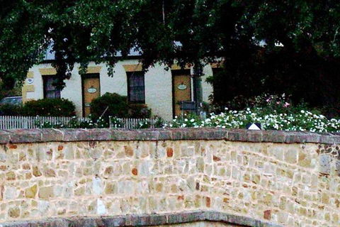 Sargeants & Armoury Cottages 1823 - Goulburn Accommodation 4