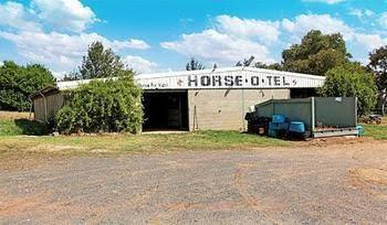 Tarcutta Halfway Motor Inn - Goulburn Accommodation 3