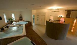 Aquador Retreat - Goulburn Accommodation 5