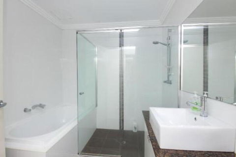 Regatta 14 / 142 Little Street - Goulburn Accommodation 2