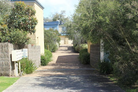 Annies Place - Goulburn Accommodation 6