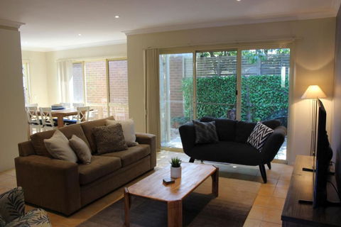 Annies Place - Goulburn Accommodation 5