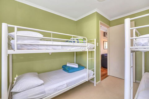 All Decked Out - Goulburn Accommodation 0