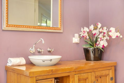 All Decked Out - Goulburn Accommodation 5