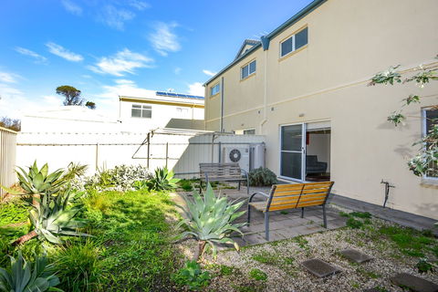 The Leafy Dragon - Goulburn Accommodation 0