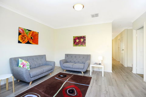 The Leafy Dragon - Goulburn Accommodation 4