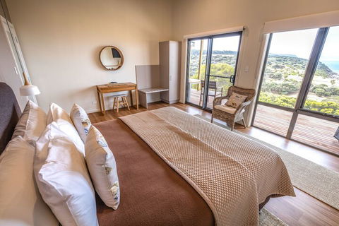 Sea Dragon Lodge & Villas - Goulburn Accommodation 4