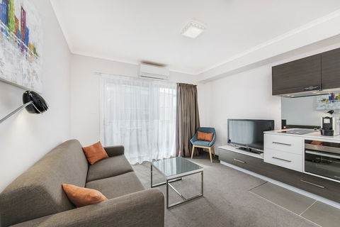 Abode Tuggeranong - Goulburn Accommodation 6