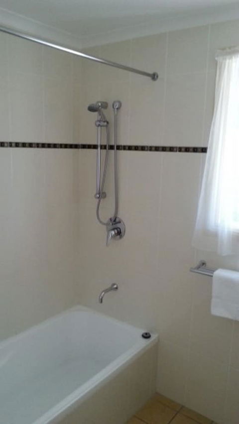 Armidale Pines Motel - Goulburn Accommodation 5