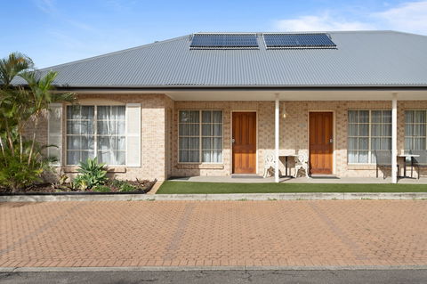 Coopers Colonial Motel - Goulburn Accommodation 0