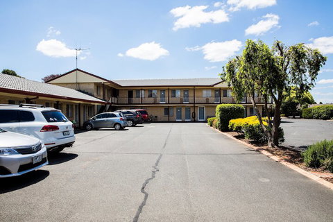 Lilac City Motor Inn & Steakhouse - Goulburn Accommodation 1