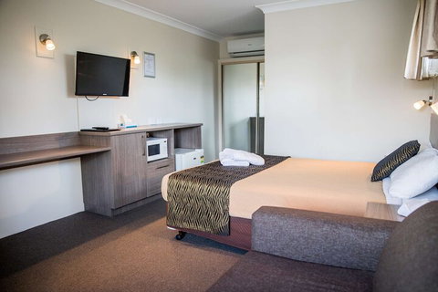 Lilac City Motor Inn & Steakhouse - Goulburn Accommodation 5