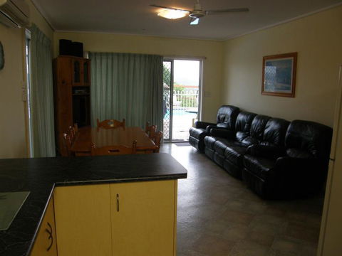 Ambience Holiday Apartments - Goulburn Accommodation 6