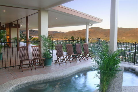The Summit Rainforest Retreat - Goulburn Accommodation 0