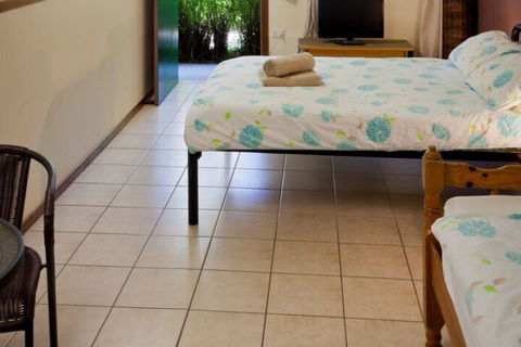 Woolshed Eco Lodge - Goulburn Accommodation 5