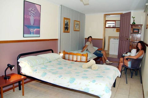 Woolshed Eco Lodge - Goulburn Accommodation 6