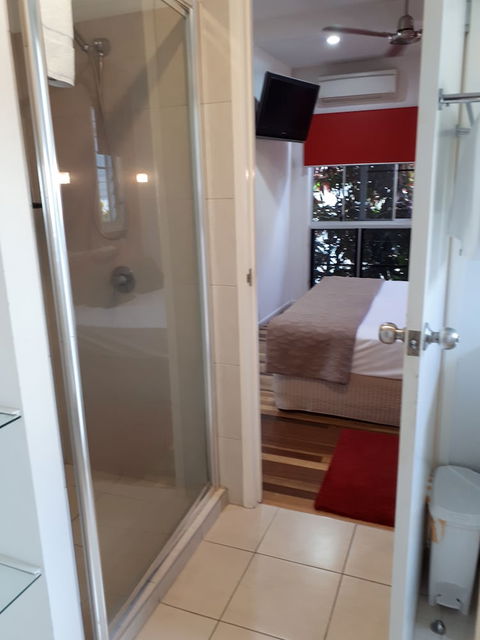 Airlie Apartments - Goulburn Accommodation 5