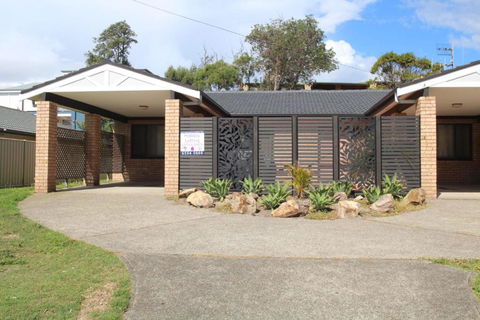 LIFES A BEACH 1 - Goulburn Accommodation 4