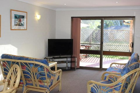 LIFES A BEACH 1 - Goulburn Accommodation 2