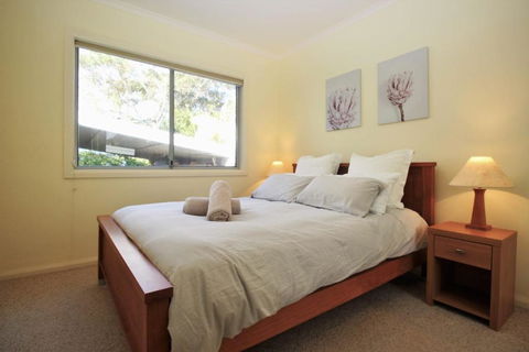 POINT BREAK WEEKLY ONLY - Goulburn Accommodation 4
