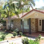 FRANGIPANI BEACH HOUSE PET FRIENDLY 22 Belbourie Cres Boomerang Beach - Goulburn Accommodation 0