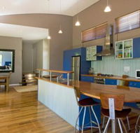 Chriscross Retreat 9 Cross Street - Goulburn Accommodation