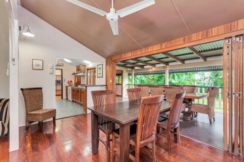 Edge Hill Holiday Home / Cairns - Goulburn Accommodation 1